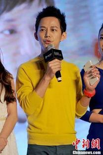 何炅爆料有趣的事情视频,娱乐圈那些鲜为人知的趣味瞬间